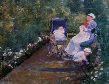 group of children Painting - Children in a Garden impressionism mothers children Mary Cassatt